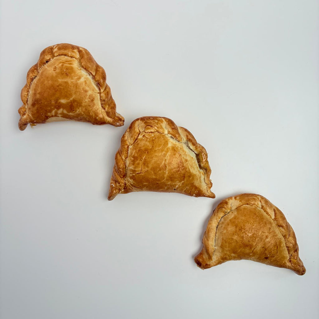 Mini Empanada de Piña / Mini Pineapple Empanada (Set of 3)